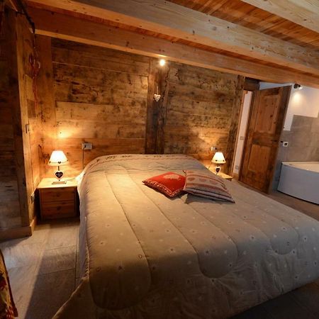 Vieilles Maisons D'Introd Exteriér fotografie