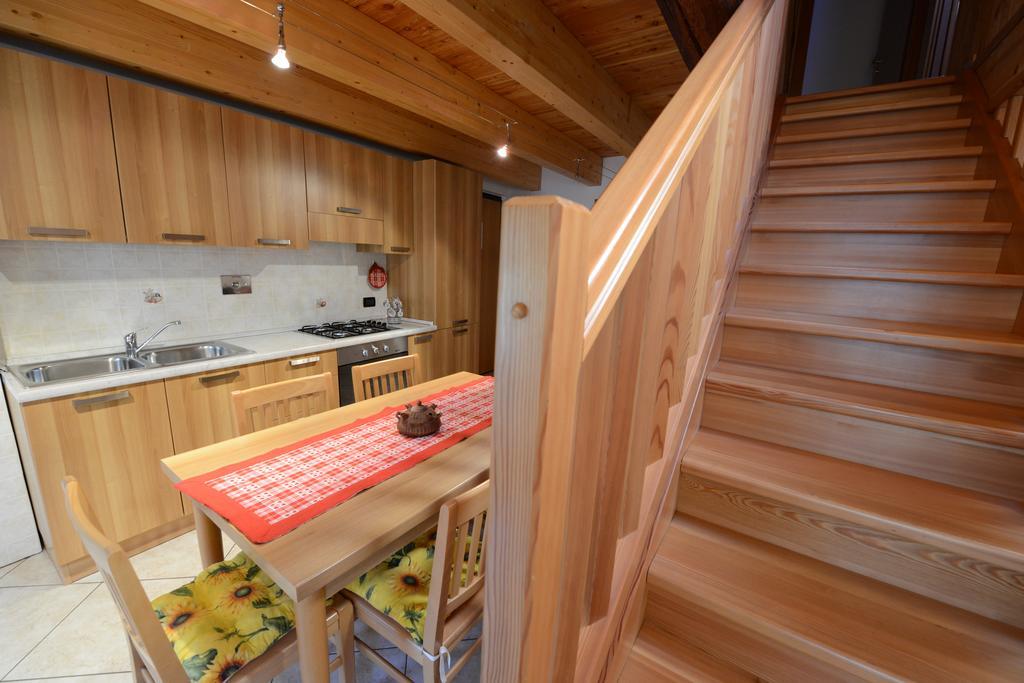 Vieilles Maisons D'Introd Exteriér fotografie