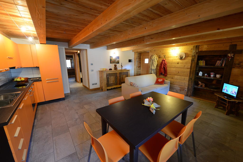 Vieilles Maisons D'Introd Exteriér fotografie