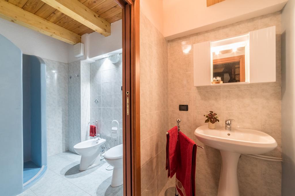 Vieilles Maisons D'Introd Exteriér fotografie