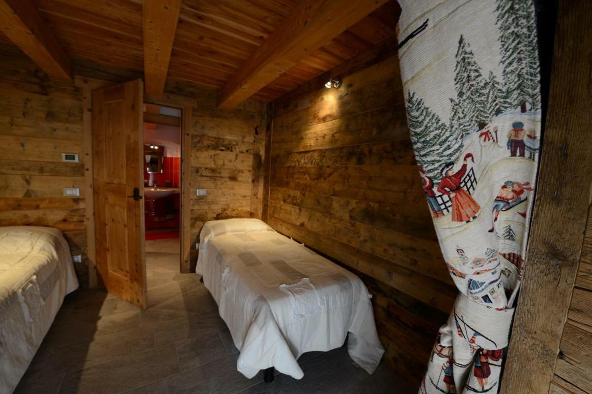 Vieilles Maisons D'Introd Exteriér fotografie